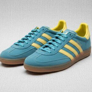 ✨ NWT Adidas Women’s Shoes ✨ Size 8 ✨ Limited Edition Color